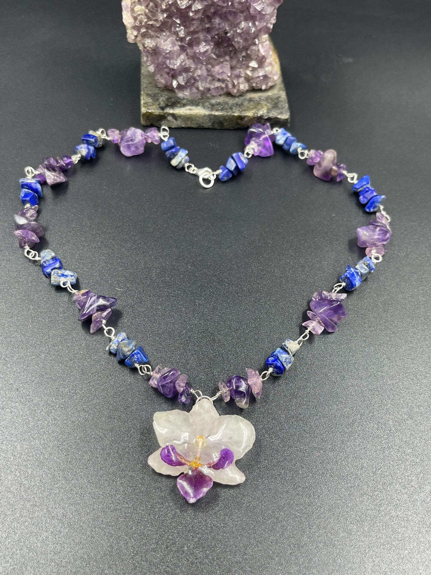 Mini-Lapislazuli- und Amethyst-Orchidee 🌺